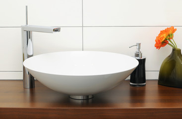 Bathroom vanity basin